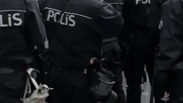 Polis Kuruçeşme'de saldırı ile ilgili olabileceği düşünülen şüpheliyi arıyor