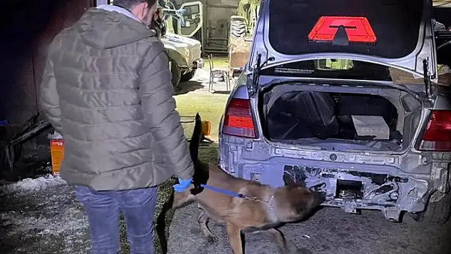 Polis memurunun kullandığı araçtaki 50 kilo patlayıcı bulunmuştu! O anların görüntüsü çıktı
