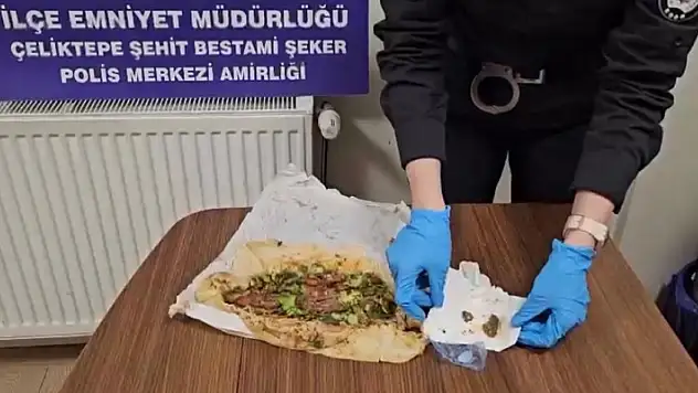 Polis merkezinde akıl almaz olay: Sevgilisine dürüm içinde uyuşturucu getirirken yakalandı
