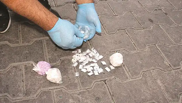 Polis zehir tacirlerine nefes aldırmıyor