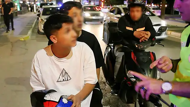 Polise dil döküp gazeteciye el salladı ama cezadan kurtulamadı