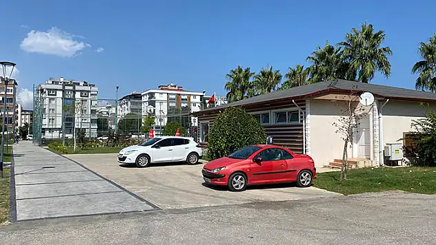 Polise direnip üniformasını yırtan kişi, komiser yardımcısı çıktı
