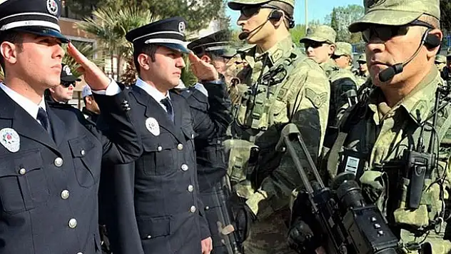 Polise, korucuya, askere müjde paketi!