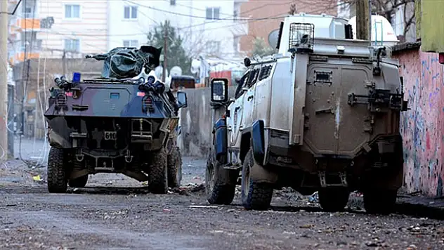 Polise roketatarlı saldırı: 1 şehit 2 yaralı