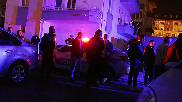 Polisi arayıp, 'Bizi dövüyorlar' diye polisleri şikayet etti