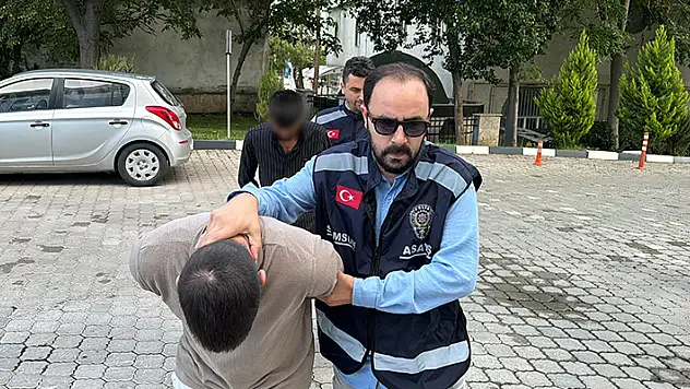 Polisin evinden 200 bin liralık ziynet eşyasını çalan 4 şüpheliye gözaltı
