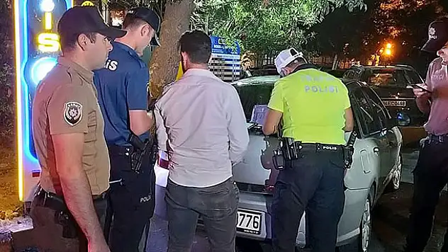 Polisten 'değnekçi' operasyonu
