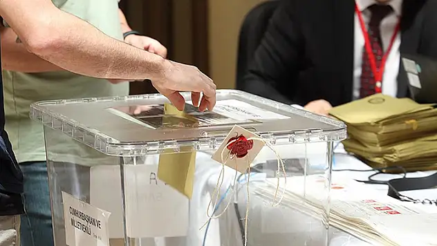 Polonya'da, Türkiye'deki 14 Mayıs seçimleri için oy kullanma işlemi yarın başlıyor
