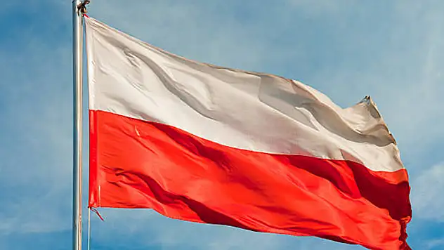 Polonya'da cumhurbaşkanı seçimini yüzde 50,9 ile Nawrocki kazandı