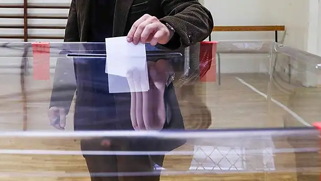 Polonya'da halk, cumhurbaşkanı seçimi için yarın sandık başına gidiyor