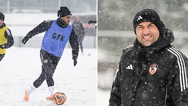 Kar yağışı altında Konyaspor'a hazırlanıyorlar!
