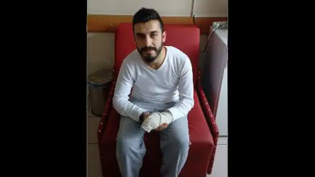 Pres Makinesinde Kopan Parmağı Ameliyatla Yerine Dikildi