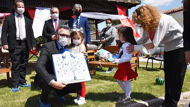 Prof. Dr. Aksoy: 'Çocuklarımıza güzel bir gelecek sunmak için çalışıyoruz'