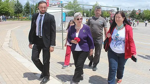 Prof. Dr. Canan Karatay Beyşehir'de Kitaplarını İmzaladı