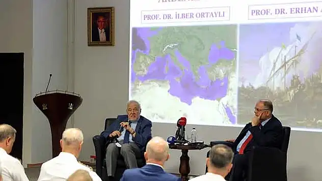Prof. Dr. İlber Ortaylı, TEKNOFEST Mavi Vatan'da Türk denizciliğinin önemini vurgulamıştı