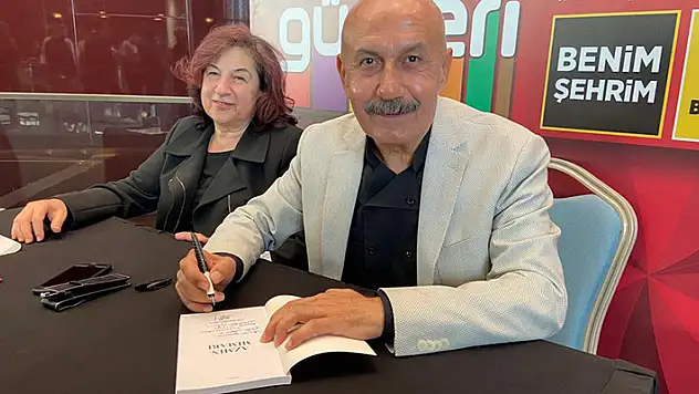 Prof. Dr. Kerim Çınar, okuyucularıyla buluştu