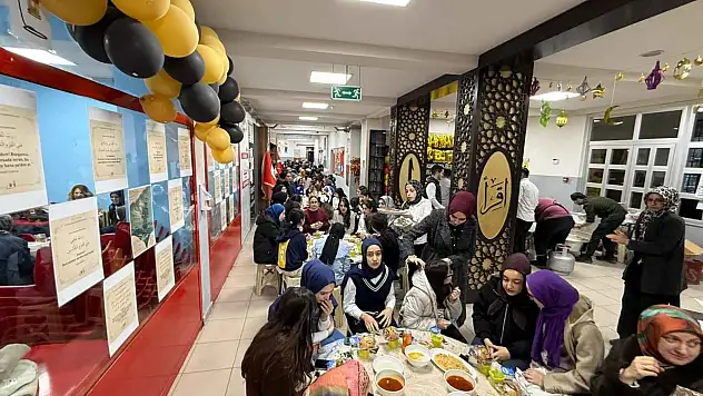 Prof. Dr. Ömer Dinçer Kız AİHL'de Ramazan coşkusu