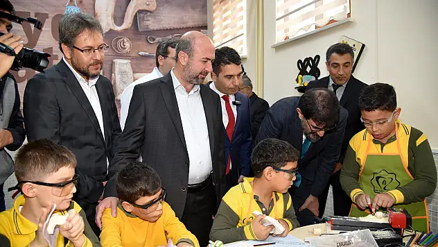 Proje atölyelerinde öğrenciler 2023'e koşuyor
