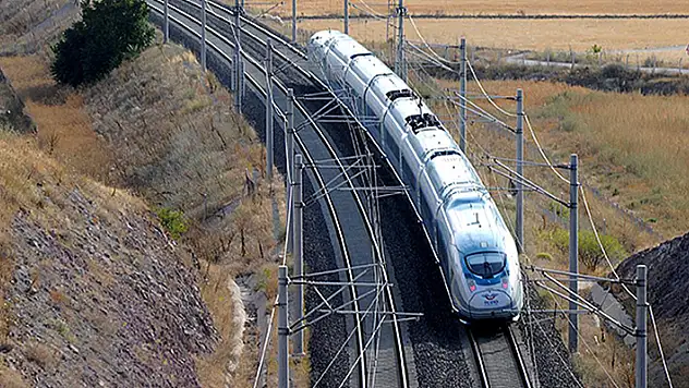 Projenin yüzde 63'ü tamamlandı: Ankara-İzmir 3,5 saat olacak
