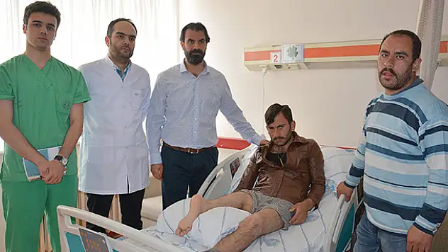 Protez kullanabilmesi için bacağı ters dikildi