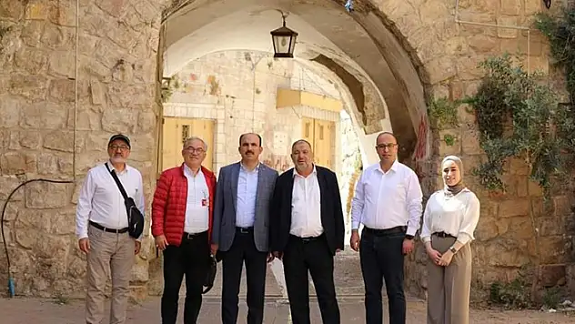 Protokol imzalandı! Konya Büyükşehir, Filistinli ailenin İsrail tarafından yıkılan evini yeniden inşa edecek
