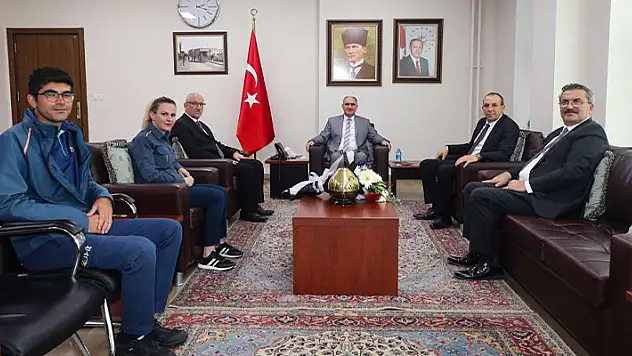 PTT Başmüdürü Çalışkan, Vali Özkan'ı ziyaret etti
