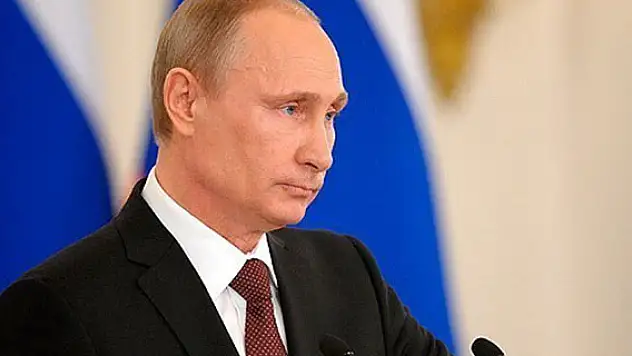 Putin maaşını düşürdü