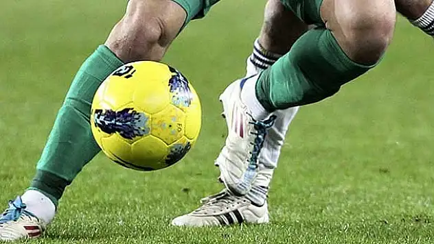 Rakibini ısıran futbolcuya 6 ay ceza