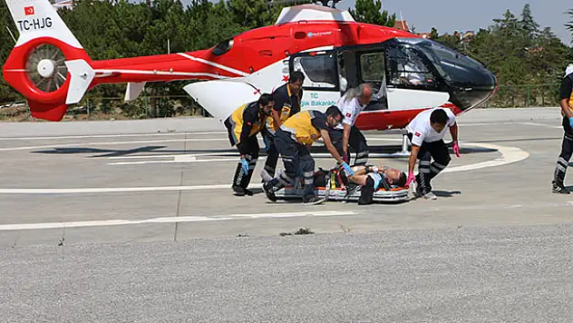 Ralli aracı yarışta devrildi, sürücü helikopter ambulansla Konya'ya getirildi