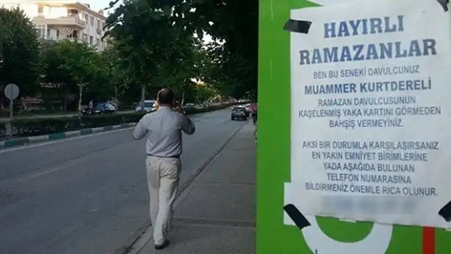 Ramazan davulcusundan afişli uyarı!