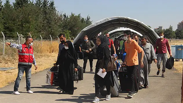 Rapor hazırlandı: 174 bin Suriyeli, Türk vatandaşı yapıldı! 38 bin 855 Suriyeli, Türklerle evlendi!
