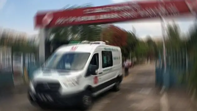 Rayda otururken tren çarptı, feci şekilde can verdi
