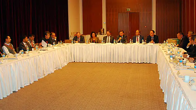 Raylı Sistemlerin Geleceği Konya'da Konuşuldu