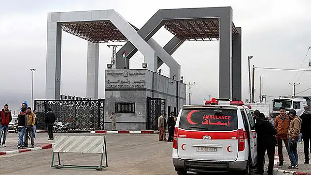 Refah Sınır Kapısı 'istisnai' olarak açıldı