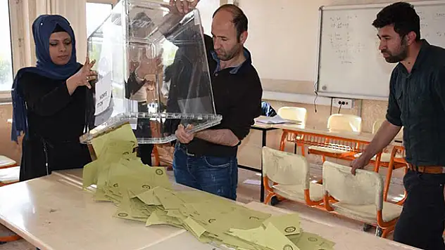 Referanduma katılım yüzde 85.31 oldu