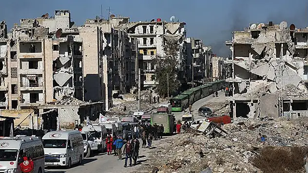 Rejim yanlısı terörist gruplar, Halep'teki tahliye konvoyunda 800 kişiyi rehin alındı