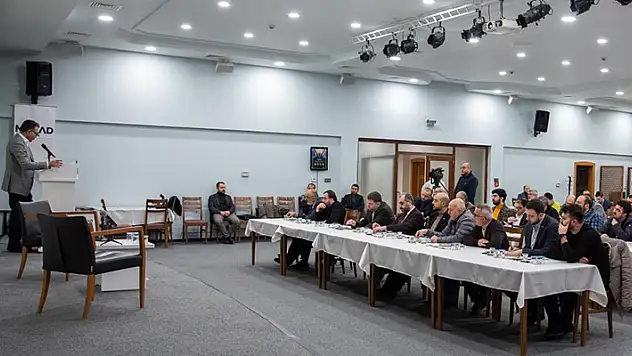 Rektör Aksoy, Rusya ve Ukrayna krizini değerlendirdi
