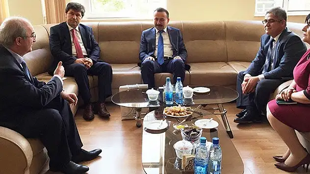 Rektör Gökbel, Azerbaycan'daki Üniversiteleri Ziyaret Etti