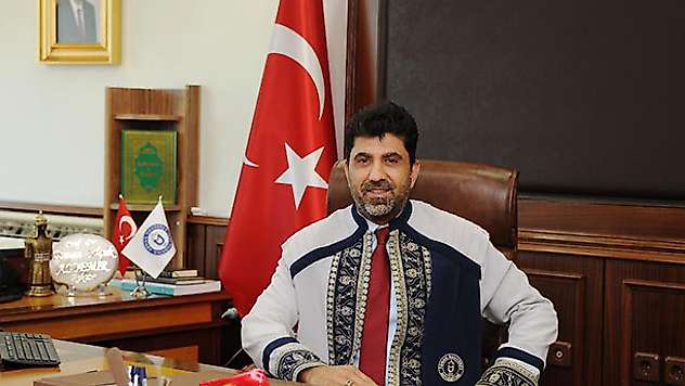 Rektör hasta kılığına girerek denetime çıktı: Personel 'Doktor yok, başka yere gidin' deyince hastaneyi kapattı