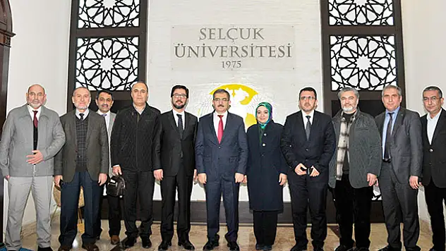 Rektör Mustafa Şahin'e destek