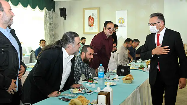 Rektör Prof. Dr. Aksoy, basın mensuplarıyla bir araya geldi