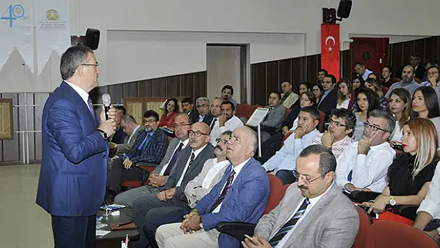 Rektör Şahin, Akademik Kurul Toplantısı'na katıldı