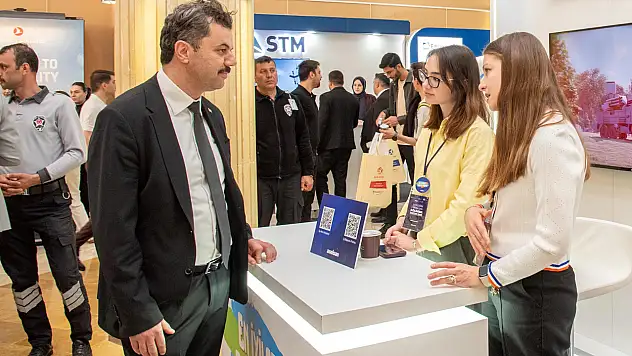 Rektör Yılmaz, İKAF'26'da stantları ziyaret etti