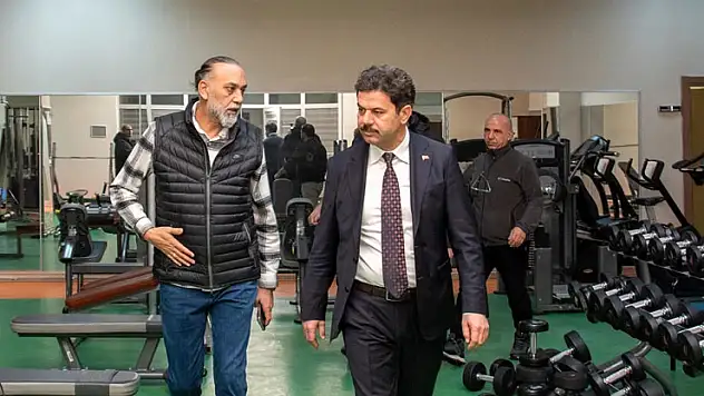 Rektör Yılmaz, Spor Bilimleri Fakültesinde tesisleri inceledi