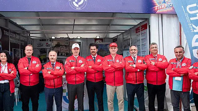 Rektör Yılmaz, TEKNOFEST İstanbul'da öğrencilerle buluştu