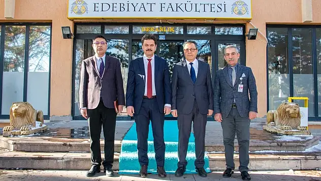 Rektör Yılmaz'dan Edebiyat Fakültesine ziyaret