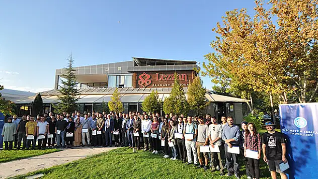 Rektör Zorlu Teknofest'e katılan öğrencilerle buluştu