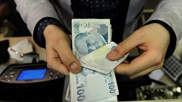 Resmen yürürlüğe girdi! Maaşlarını peşin alacaklar