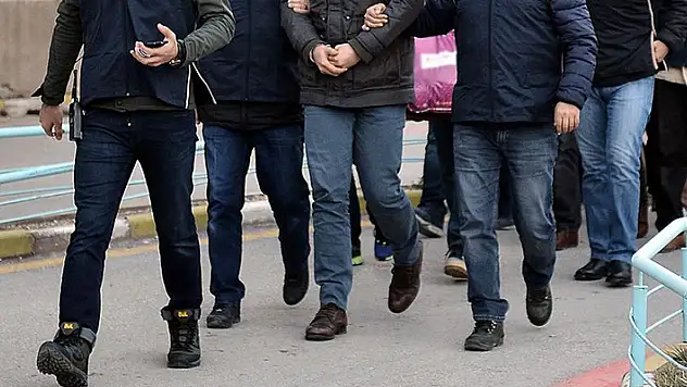 Resmi belgede sahtecilik yapan örgüte Konya merkezli operasyon: 56 gözaltı kararı
