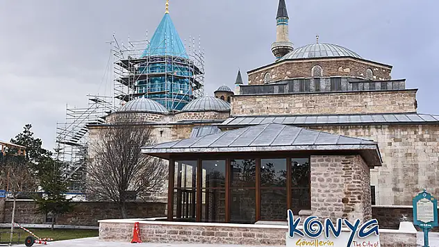 Restorasyonu tamamlanan 'Kubbe-i Hadra' Mevlana dostlarını selamlıyor